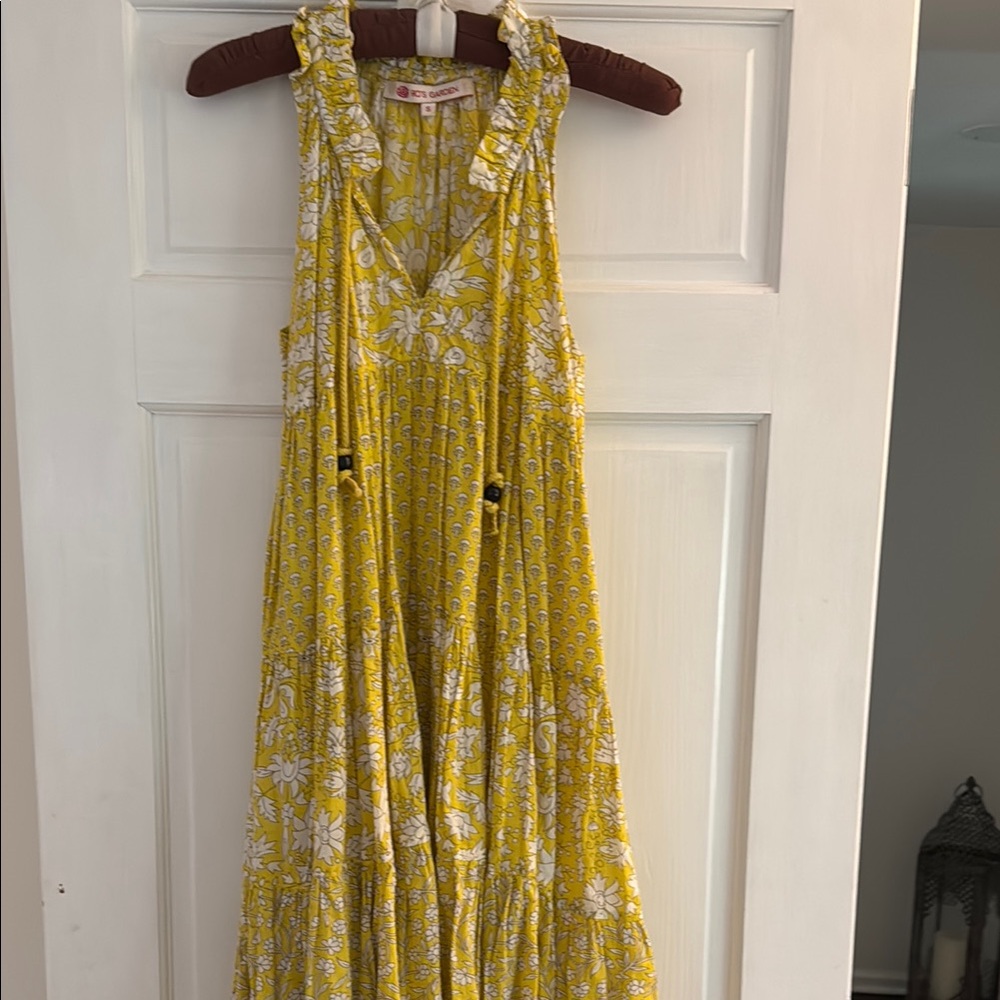 Ro’s Garden Yellow Floral Sleeveless Dress